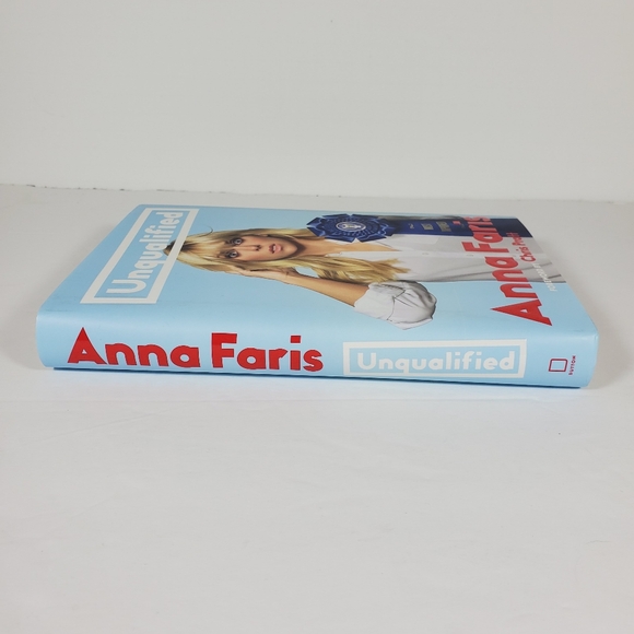 Signed Anna Faris Unqualified Autographed Book NEW - Picture 7 of 8